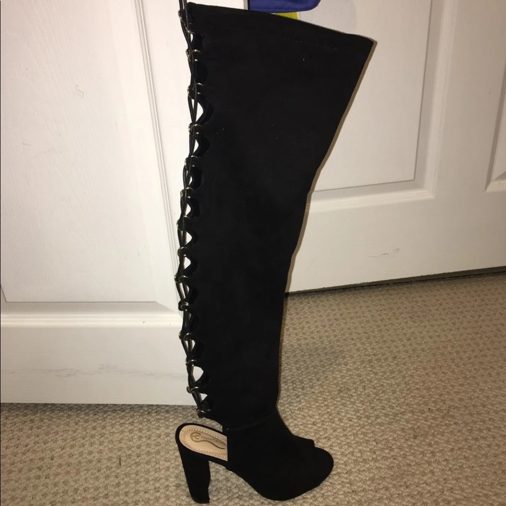 Heel boots